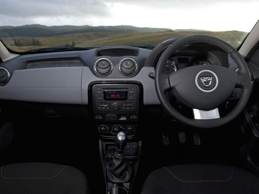  Dacia Duster 2013 года  (UK) (фото 5 из 19)